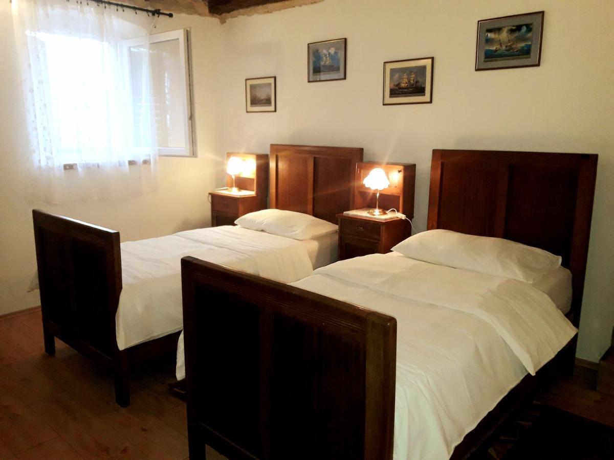 Kaštelir Casa Istriana Nona Pinaヴィラ エクステリア 写真