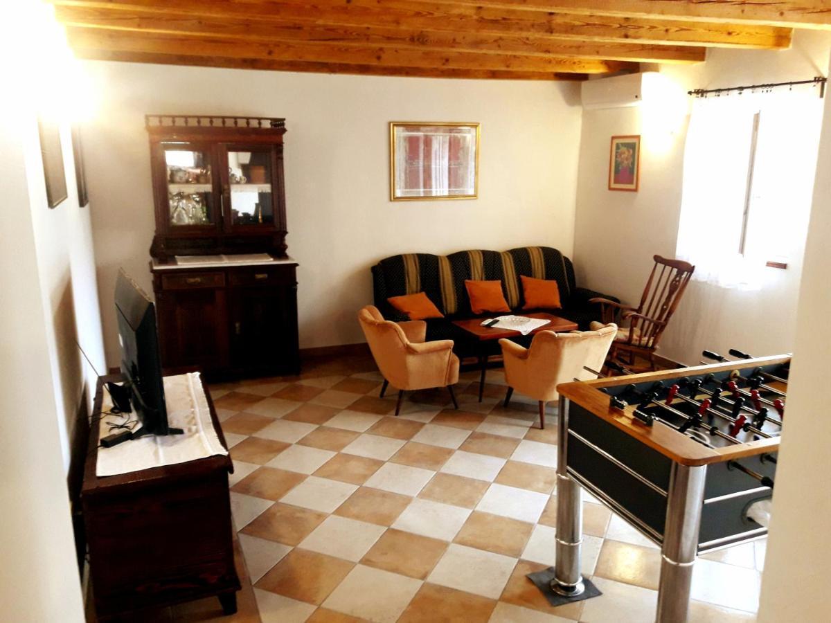 Kaštelir Casa Istriana Nona Pinaヴィラ エクステリア 写真