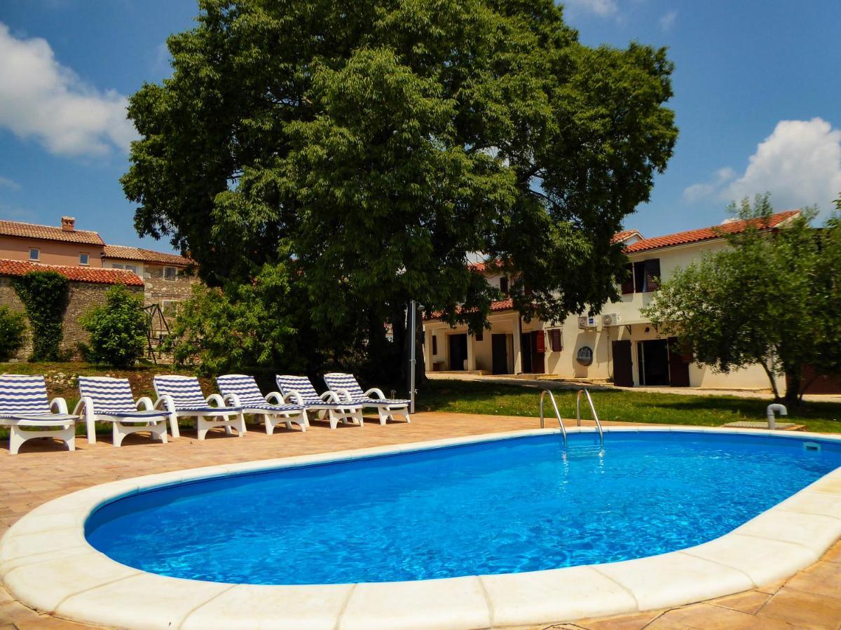 Kaštelir Casa Istriana Nona Pinaヴィラ エクステリア 写真