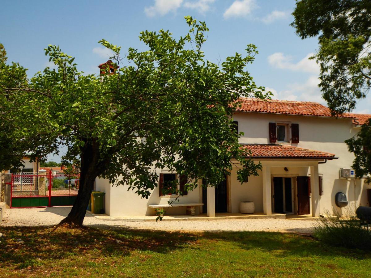 Kaštelir Casa Istriana Nona Pinaヴィラ エクステリア 写真