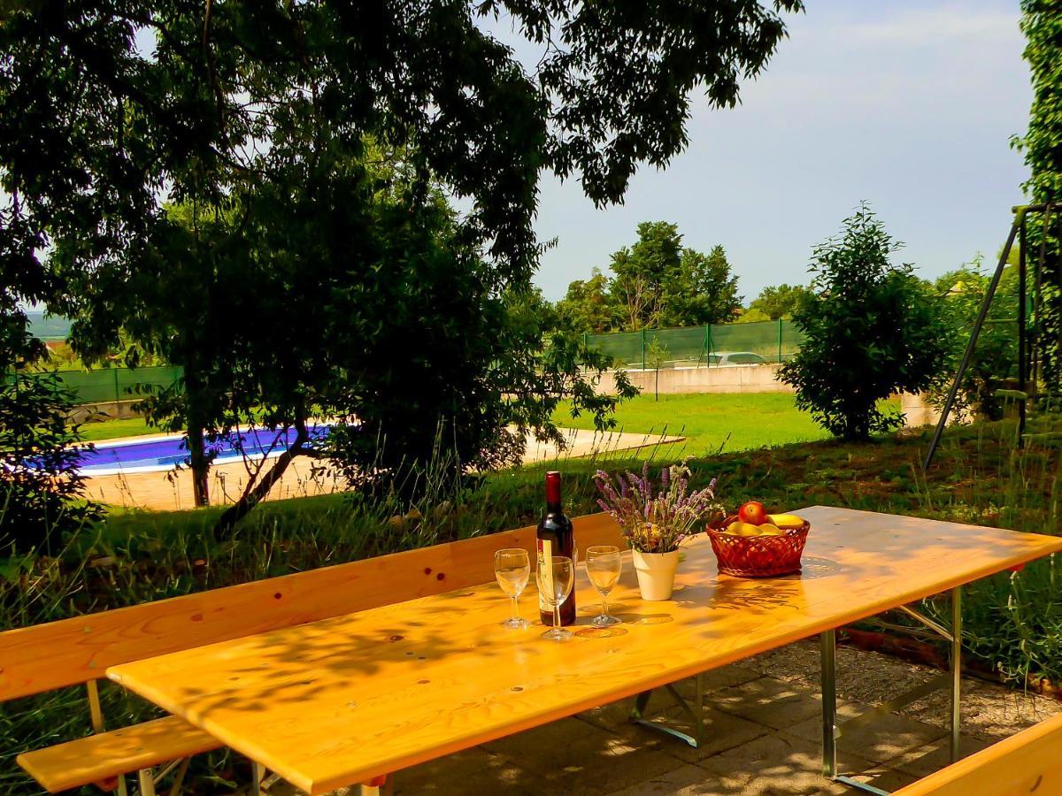 Kaštelir Casa Istriana Nona Pinaヴィラ エクステリア 写真