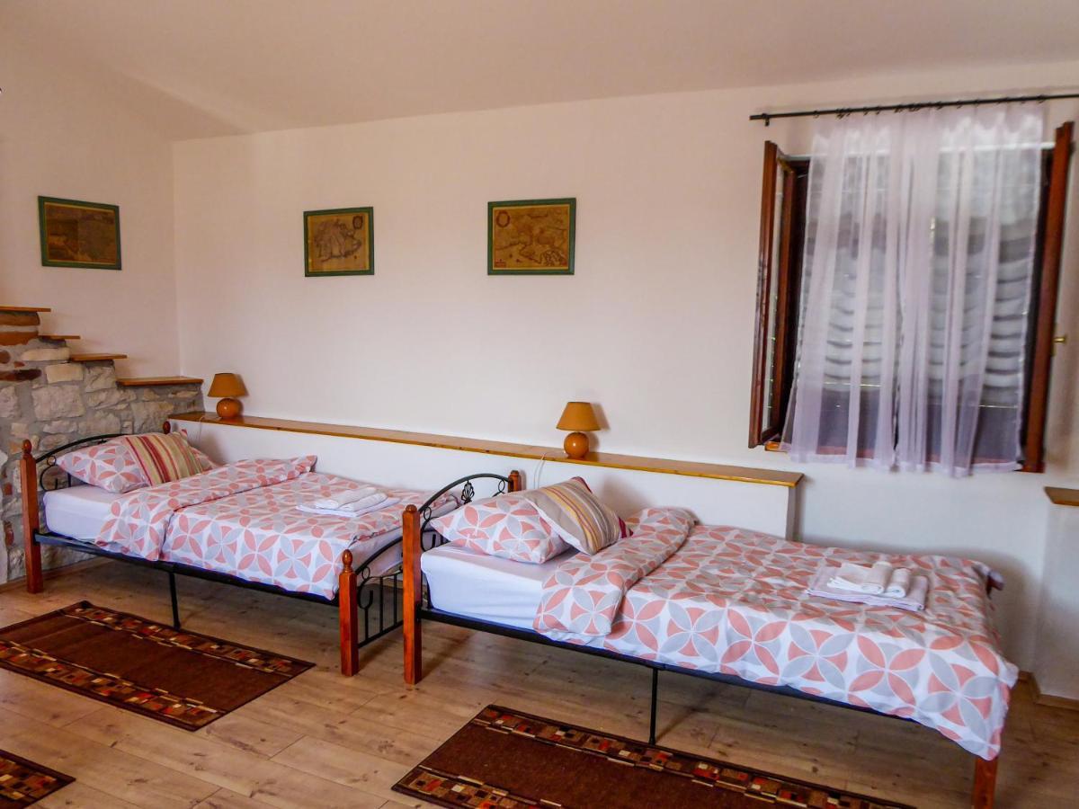 Kaštelir Casa Istriana Nona Pinaヴィラ エクステリア 写真
