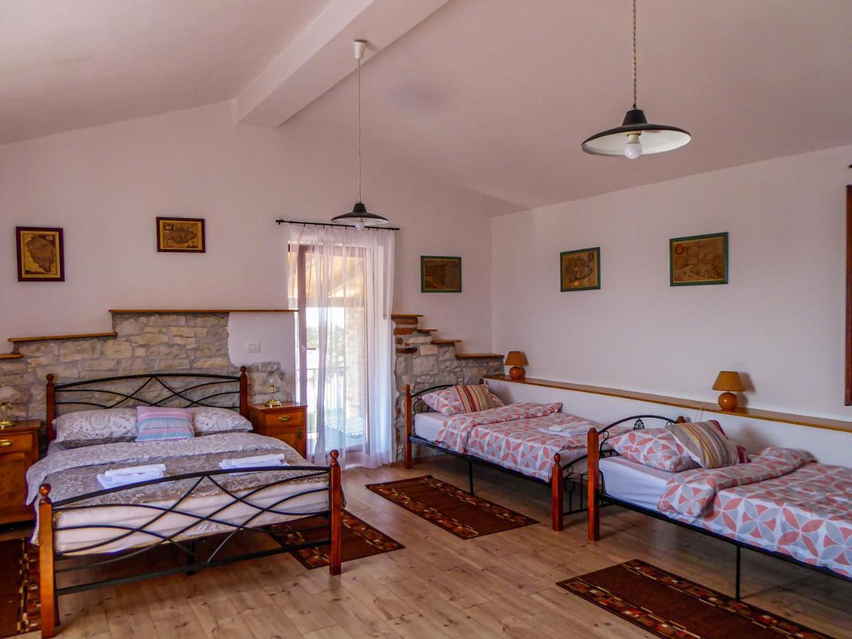 Kaštelir Casa Istriana Nona Pinaヴィラ エクステリア 写真